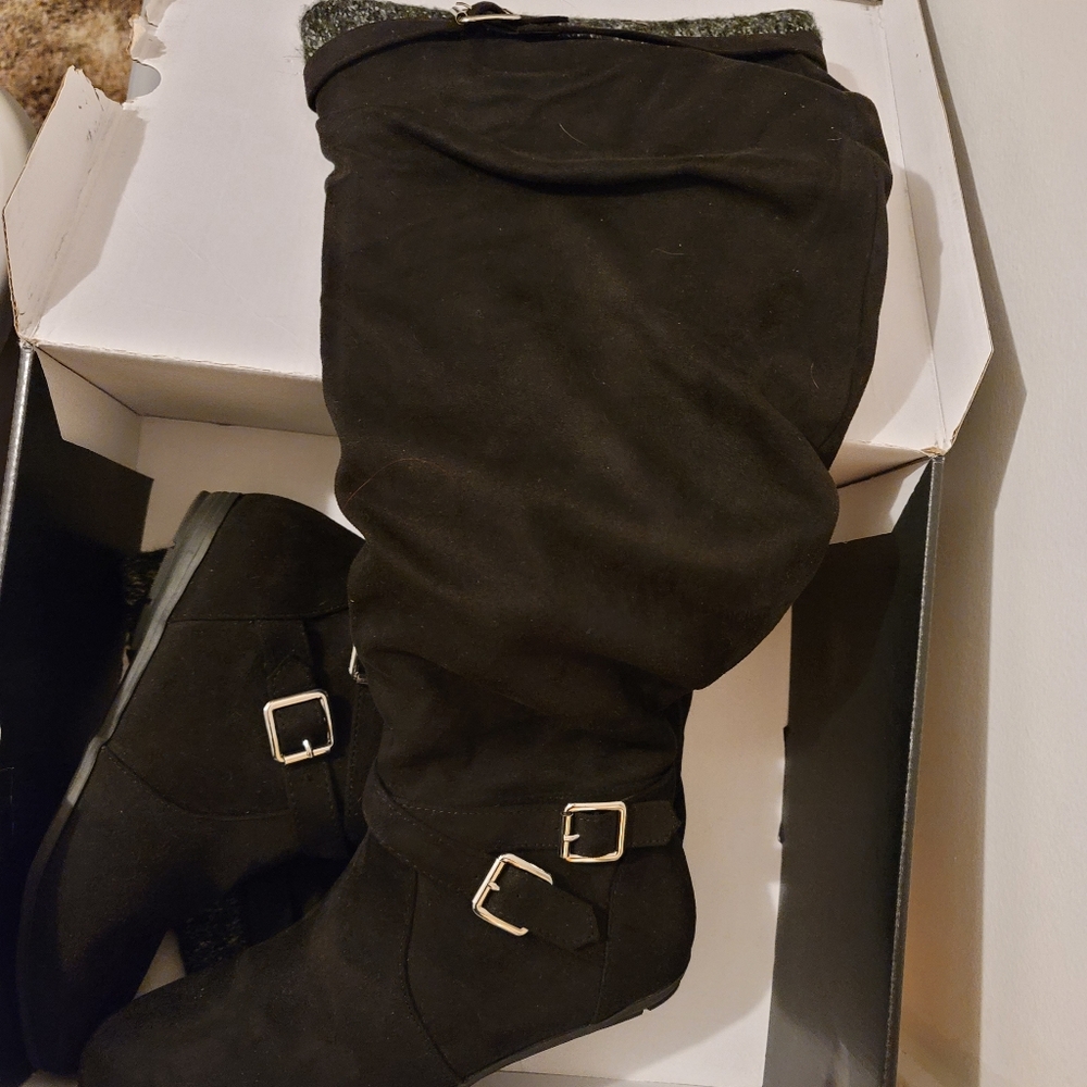 Torrid size 8 boots